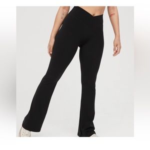 Offline by Aerie Crossover Flare Leggings Size L - Black